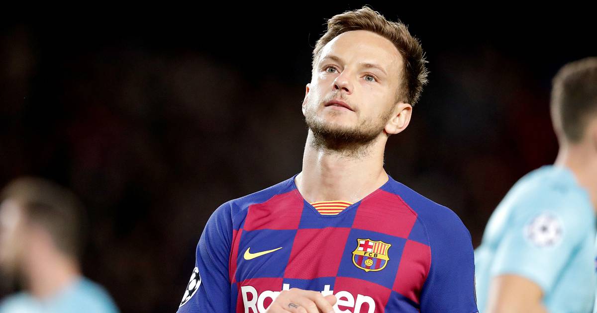 Ivan Rakitic Admits He S Sad At Barcelona As Midfielder Drops Out Of Croatia Squad With Injury 90min