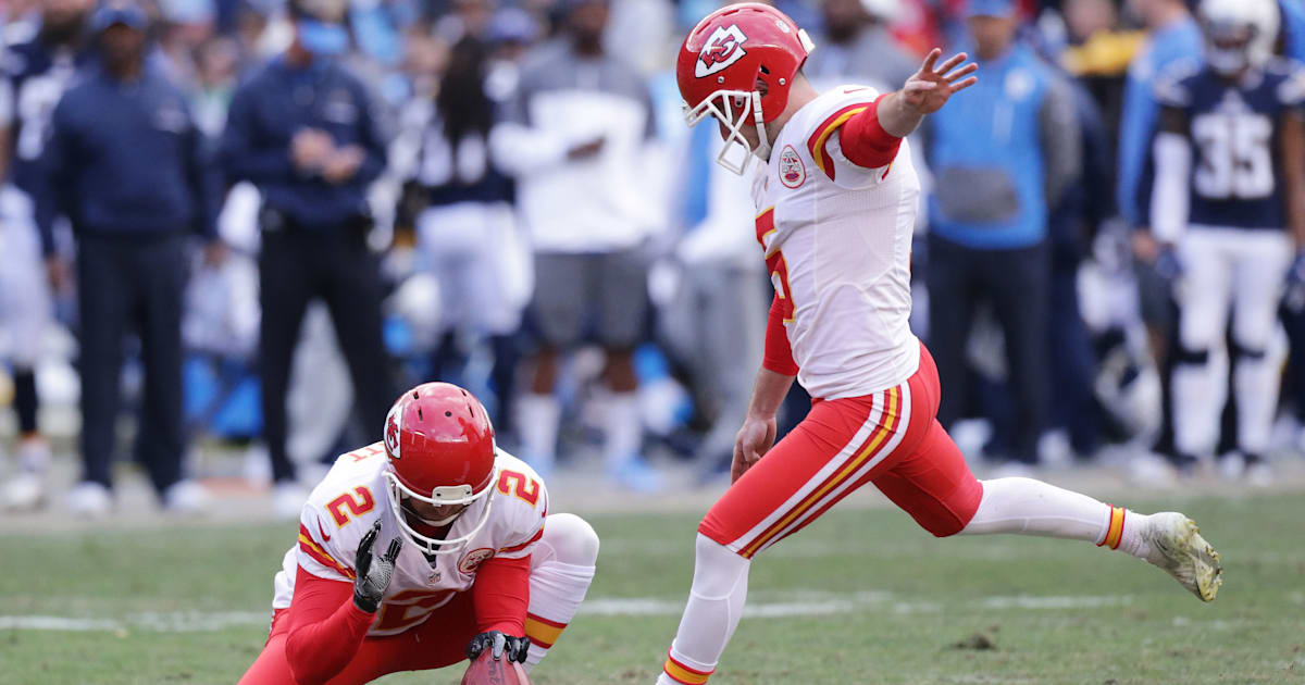 REPORT: Buccaneers Signing Kicker Cairo Santos | 12up