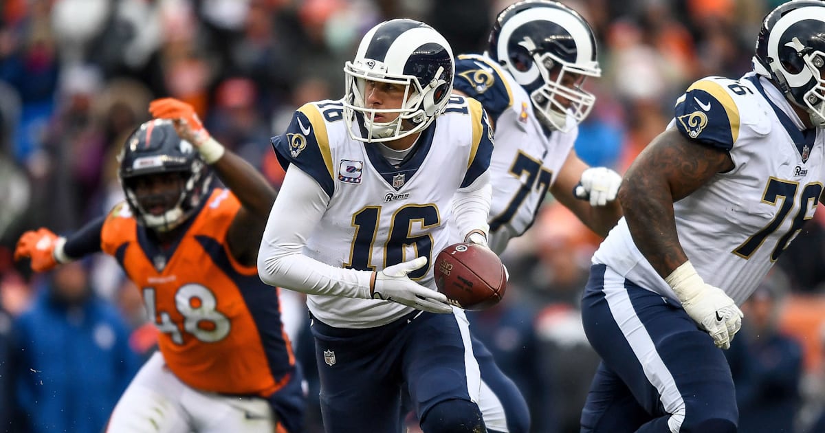 Jared Goff And His Small Hands Stink In Cold Weather Theduel