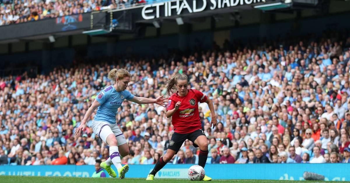 6 Historic Moments for Attendances in Women's Football in ...