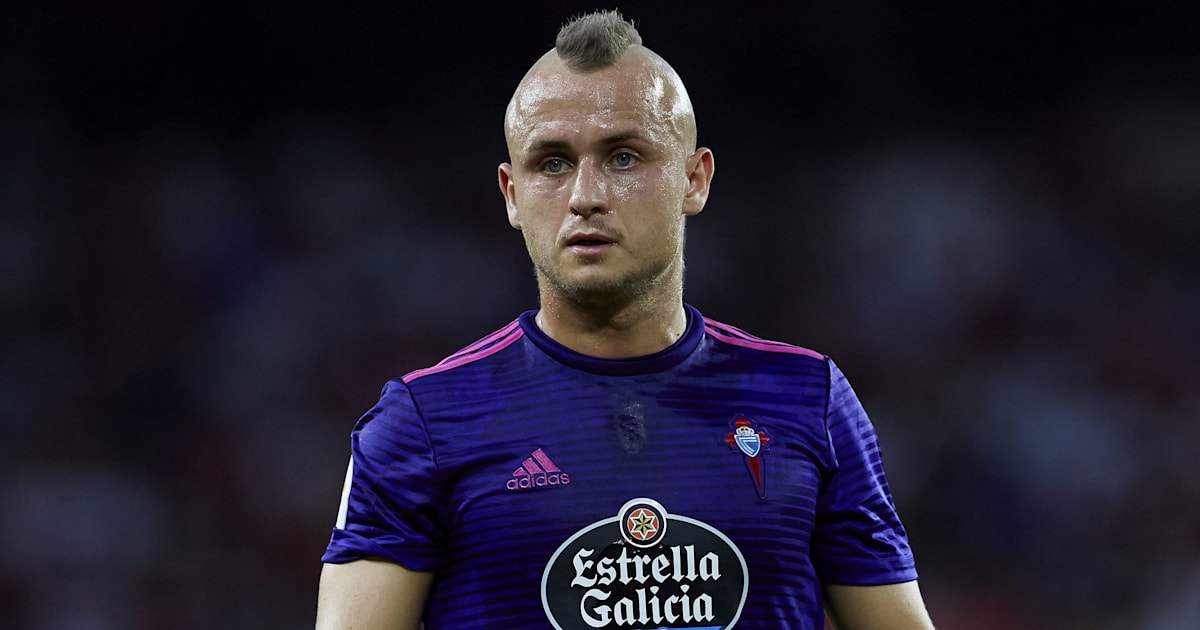 Bournemouth and Leicester Set to Lock Horns Over Signing of €25m Rated Stanislav Lobotka