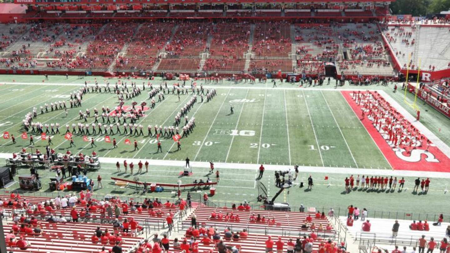 How long is halftime in college football?
