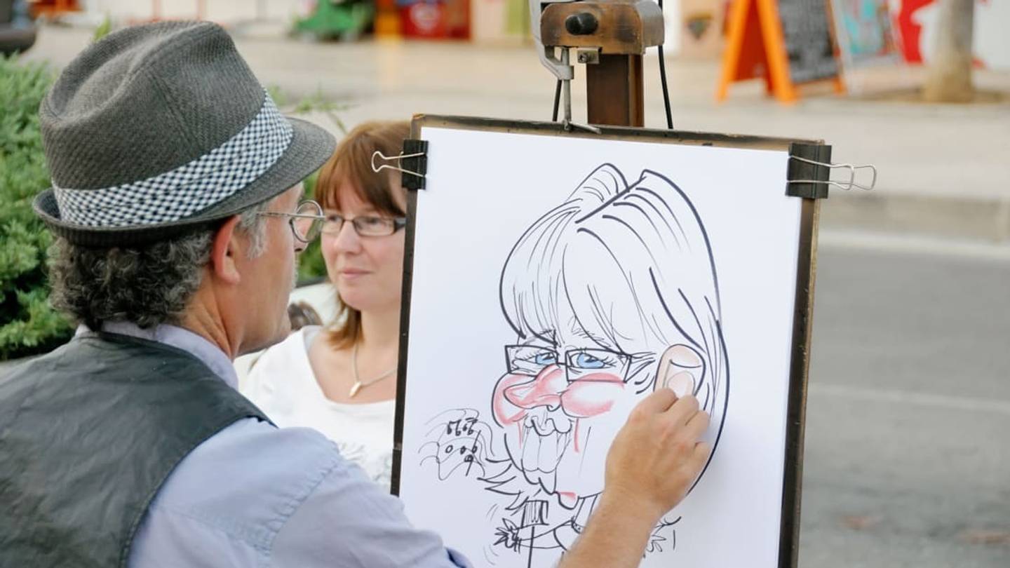 what is caricature drawing