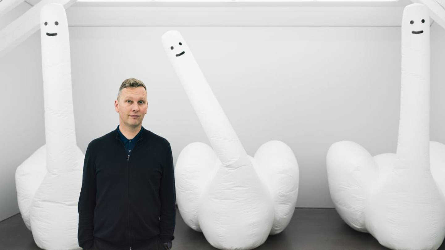 David Shrigley's Inflatable 'Swan-Things' Come to Life in 12-Minute Cycles