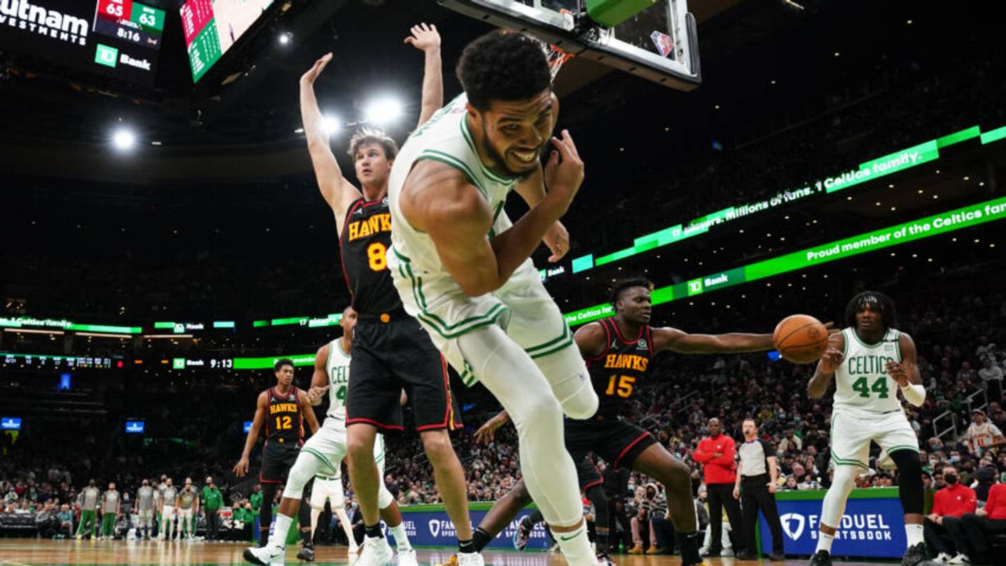 Analyst hoping for Willis Reed moment from injured Boston Celtics forward