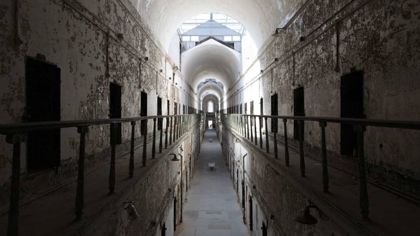 17 Spooky Photos of Philadelphia's Eastern State Penitentiary