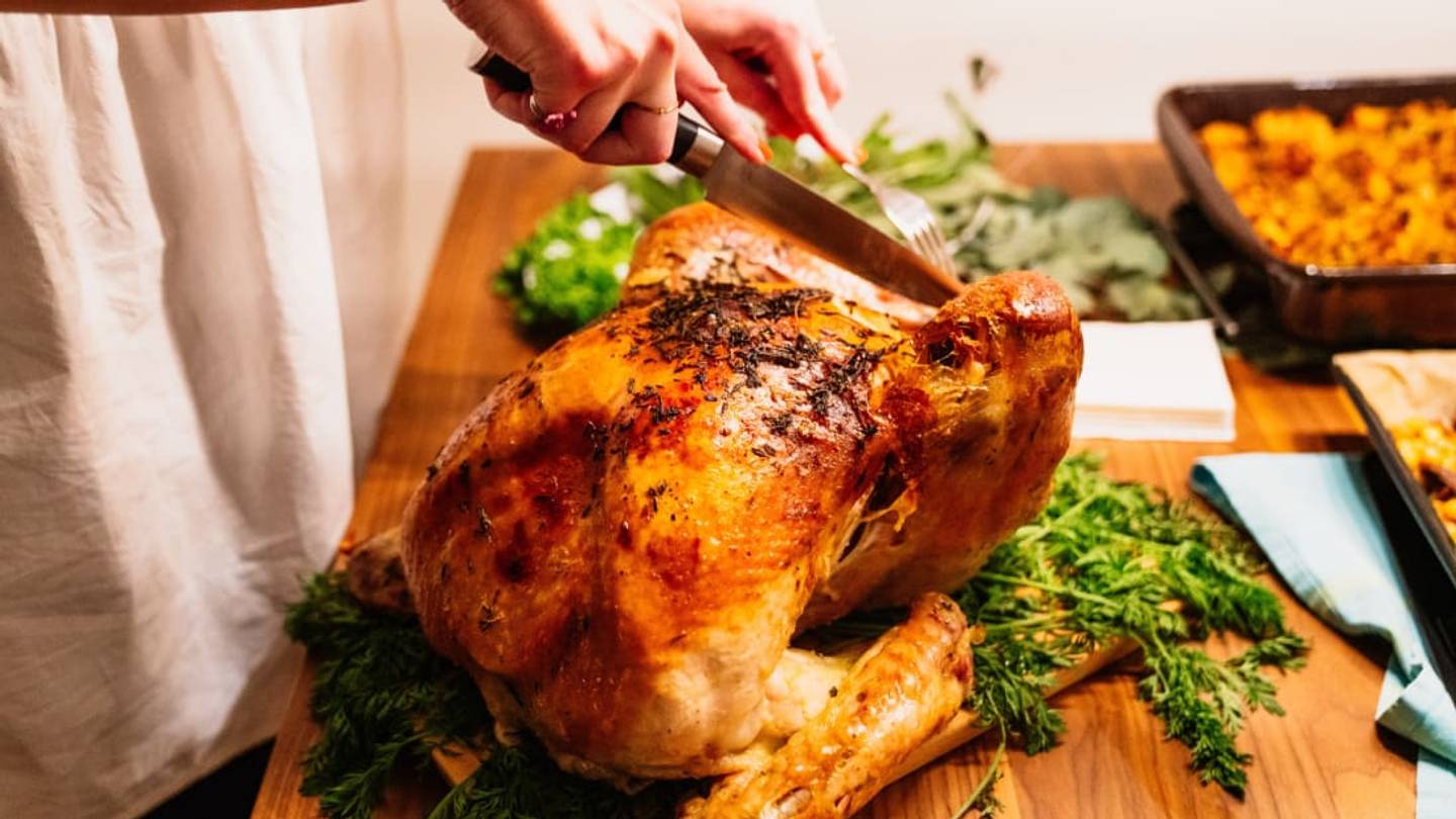 6 Expert Tips for Carving a Turkey Like a Pro
