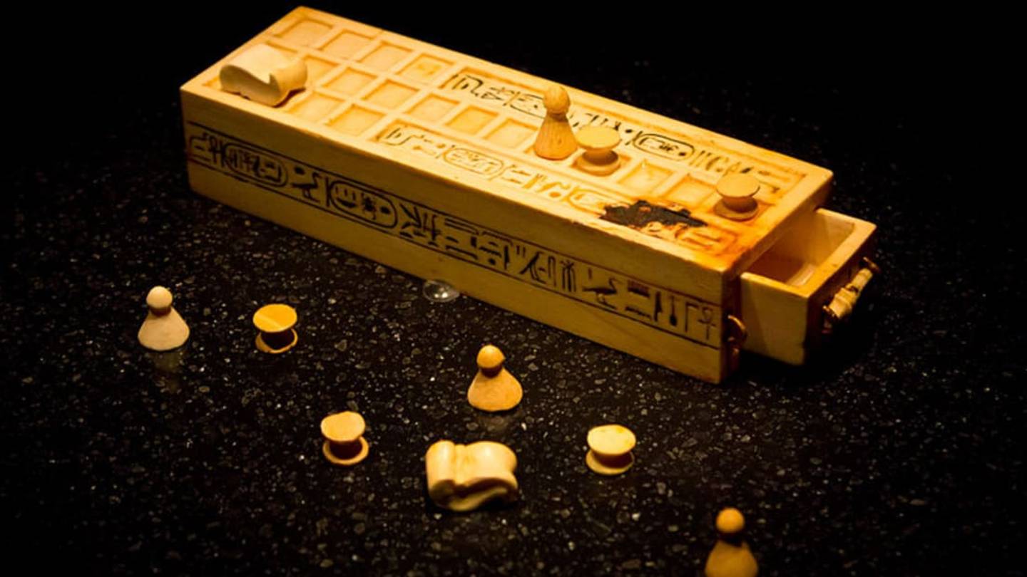 Photo: mentalfloss.com Ancient Roman Board Game Rules Decoded With AI