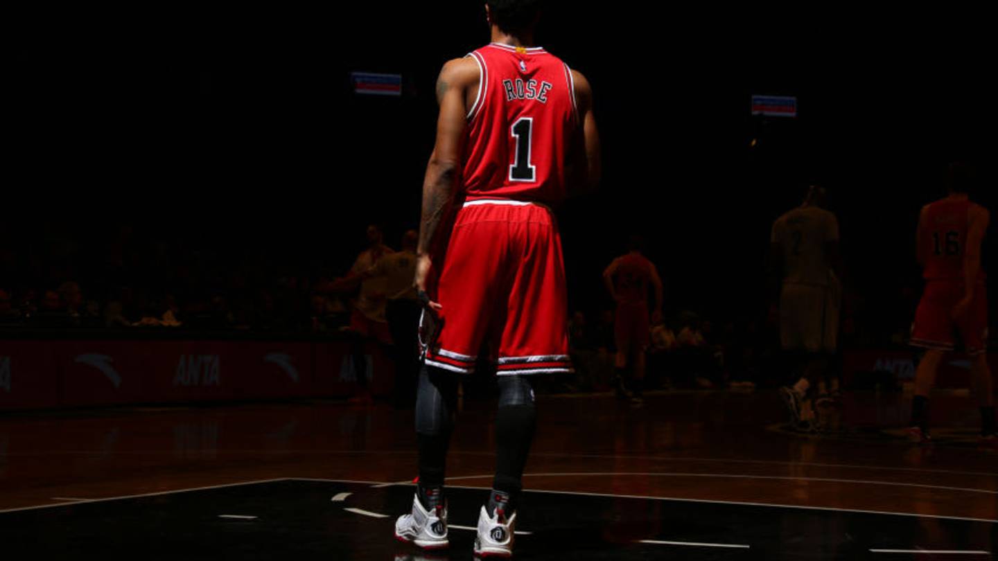 where to watch pooh derrick rose