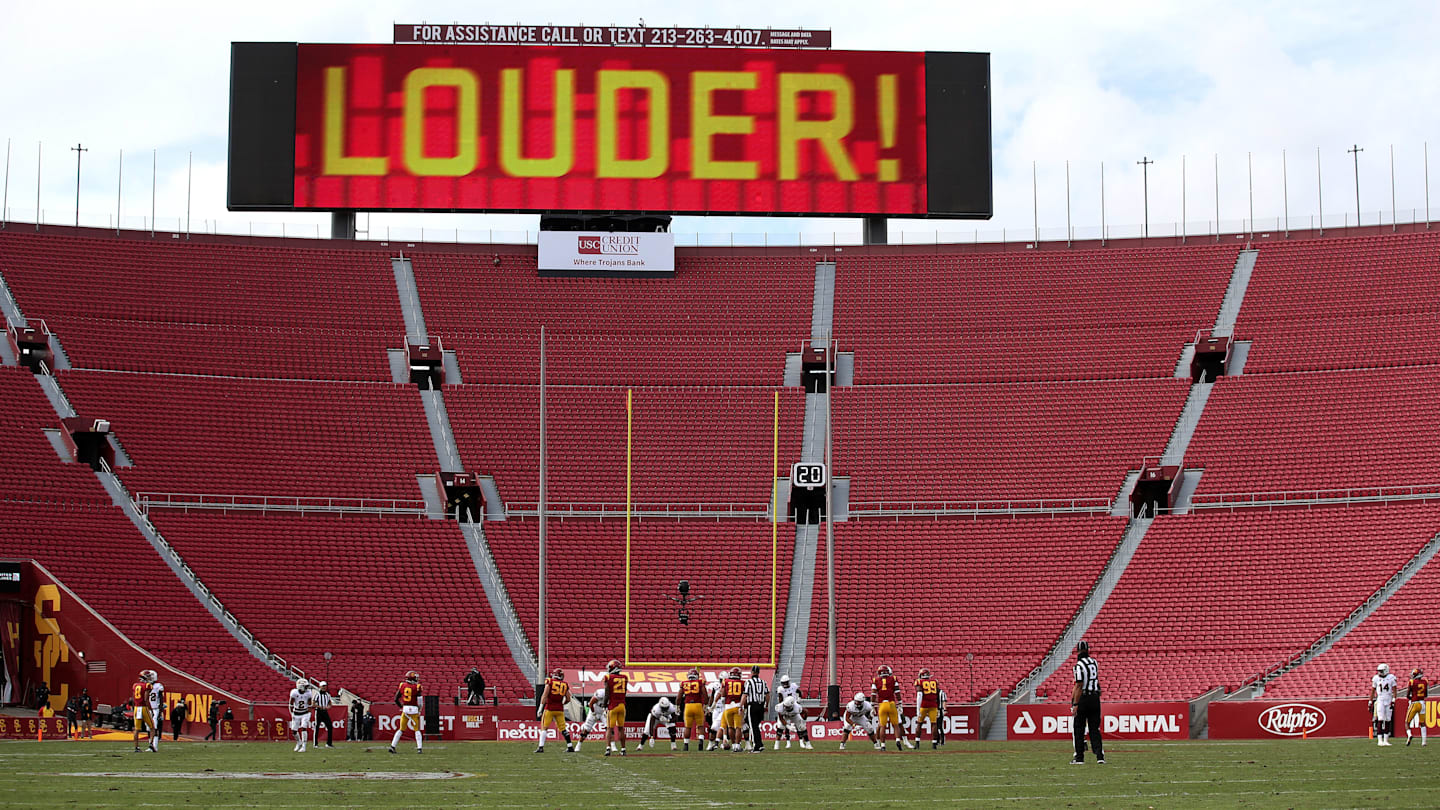 USC is holding an actual Spring Game with fans