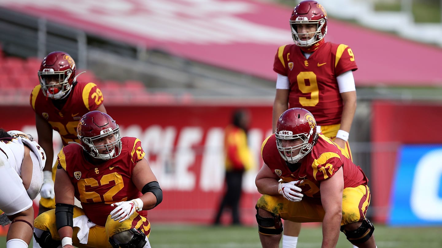 USC's new OL coach says Trojans will go under center