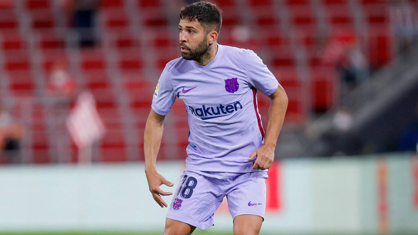Jordi Alba agrees Barcelona wage cut