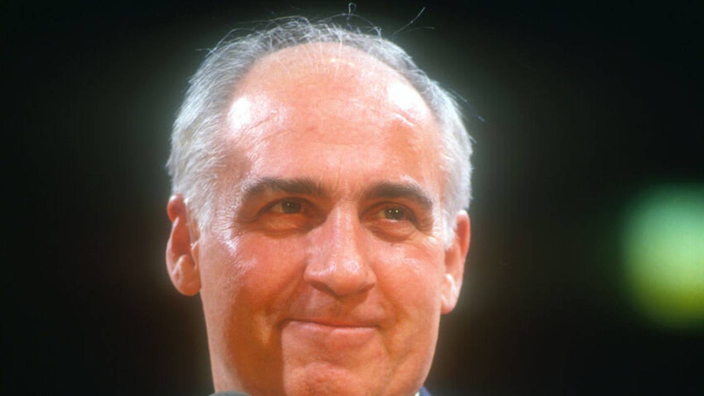 Legendary announcer Billy Packer passes away at 82