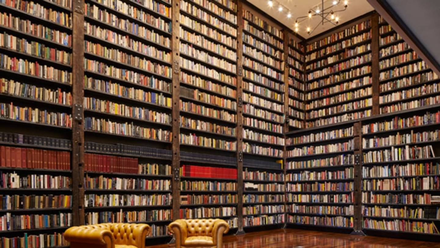 Artist Buys Run-Down Bank for $1, Transforms It Into Arts Center