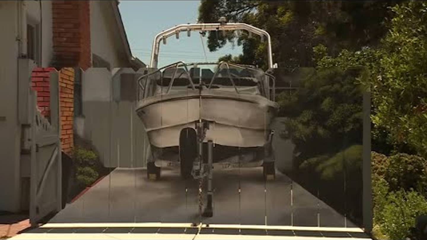 A California Homeowner Commissioned a Spite Mural of the Boat He Was Supposed to Hide From View