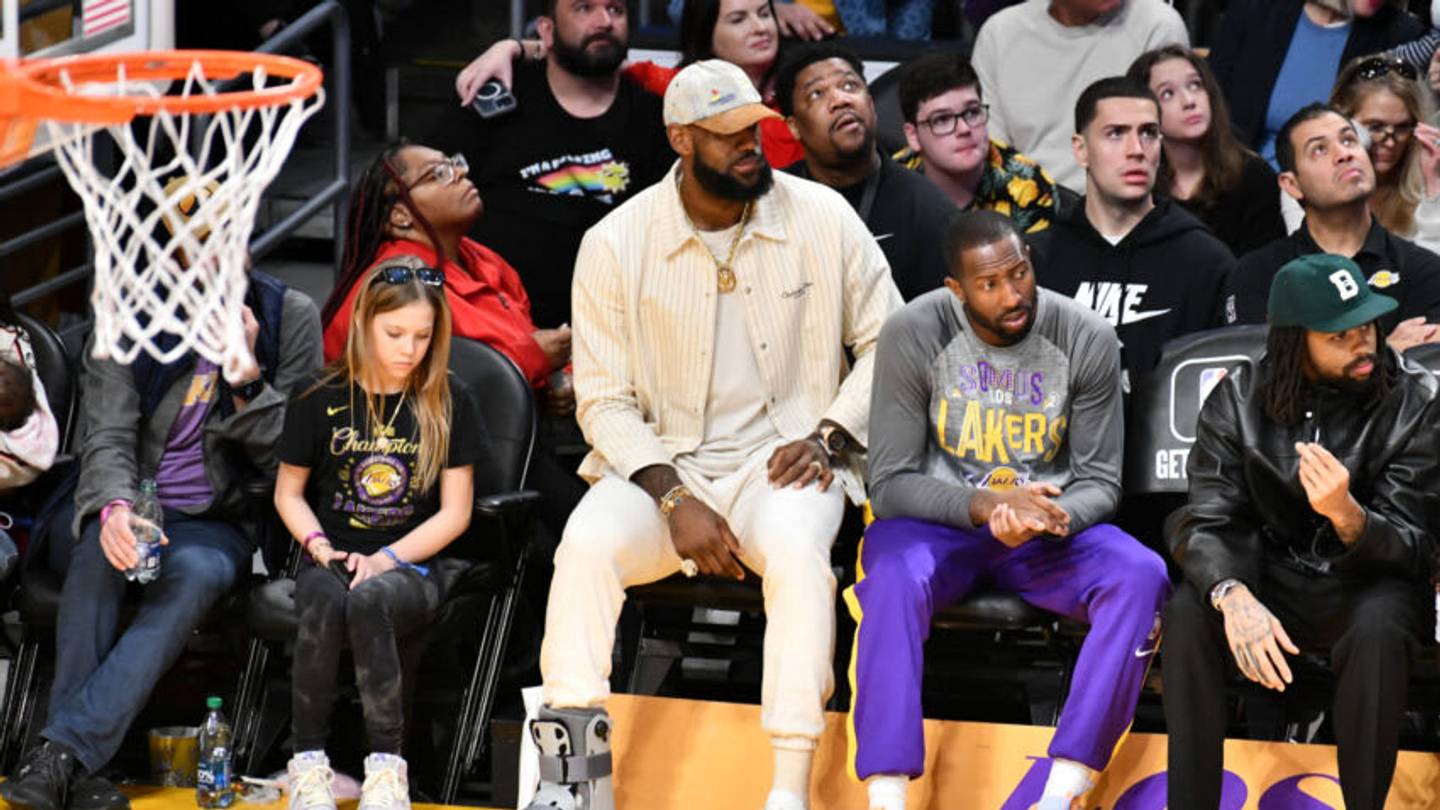 Lakers news: LeBron James gives huge update about lingering foot injury