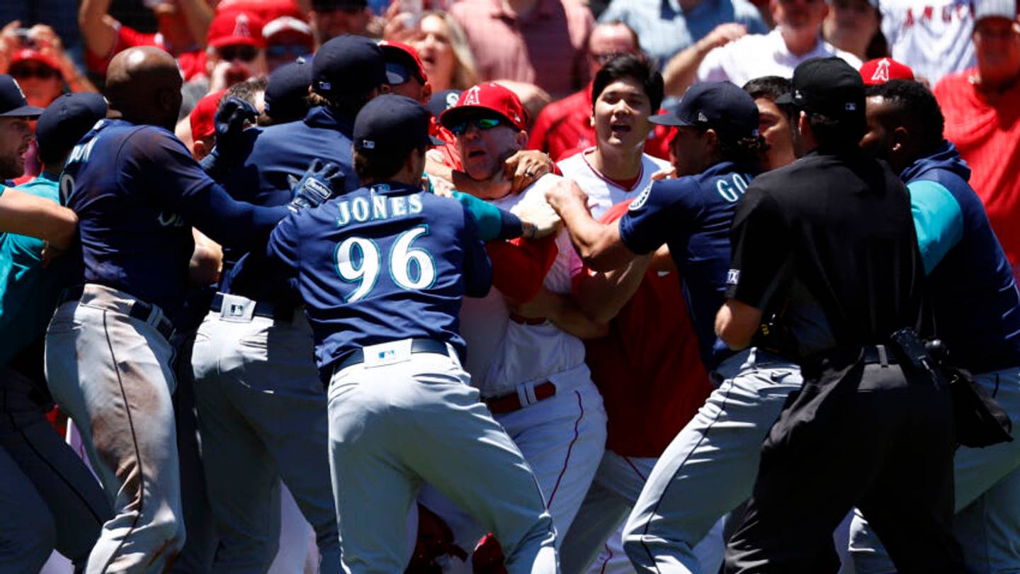 Seattle Mariners Ripped SEAside Thoughts: Mariners West Coast Beatdown (Literally) in Week 12