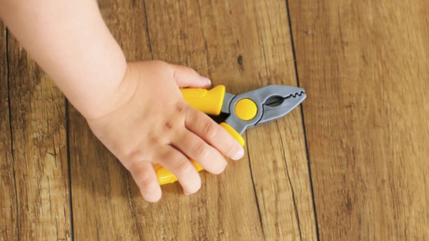 When it Comes to Tool Use, Scientists Say Kids and Apes Have a Similar Skill Set