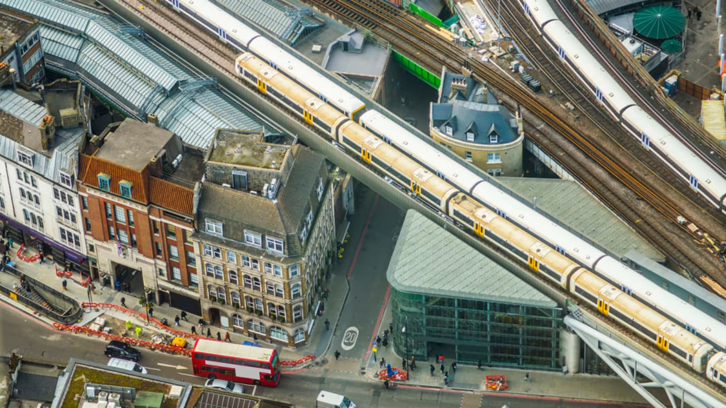 UK Pair Will Visit All 2563 Rail Stations in Britain This Summer