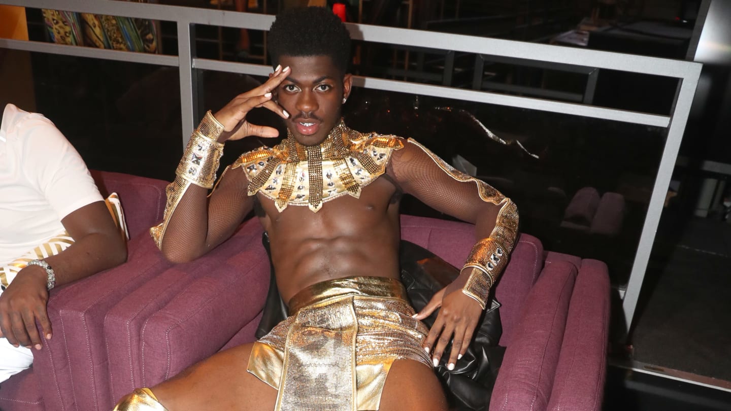 Lil Nas X Claps Back At Criticism For Kissing Male Dancer 5130