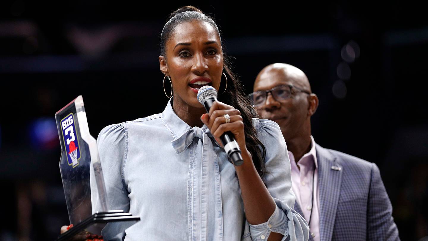 Serene Hall Of Famer, Sparks Icon Lisa Leslie To Be Honored With Statue Picture for Mobile
