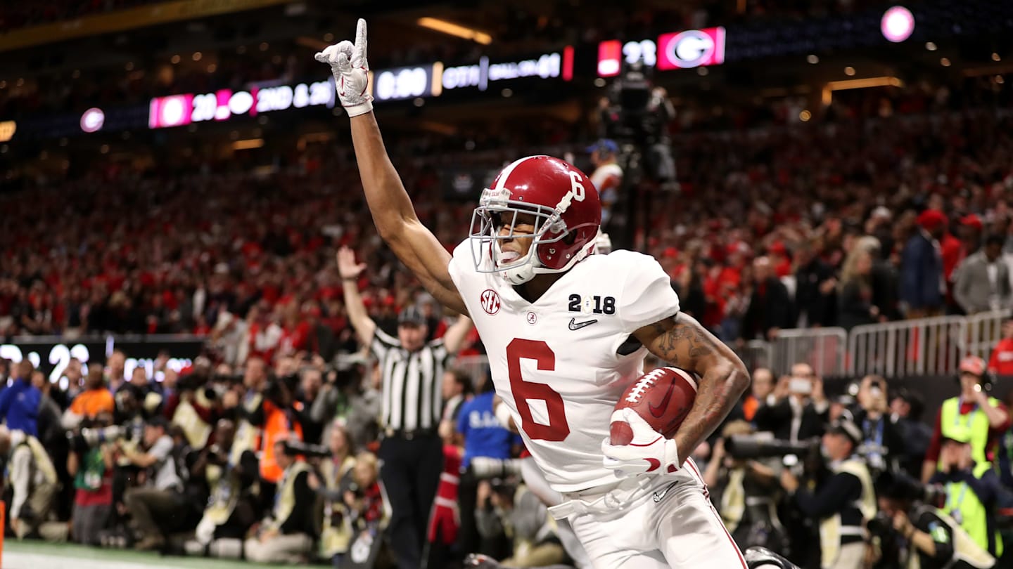 Devonta Smith Emerges as Clear Favorite in Heisman Trophy Odds