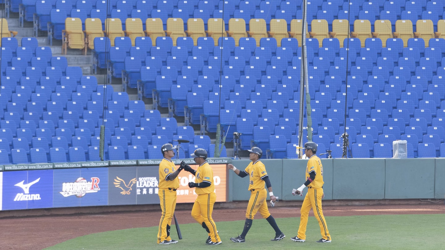 Taiwanese Baseball Team Will Use Dressed-Up Robots Instead of Fans When Season Begins This Weekend