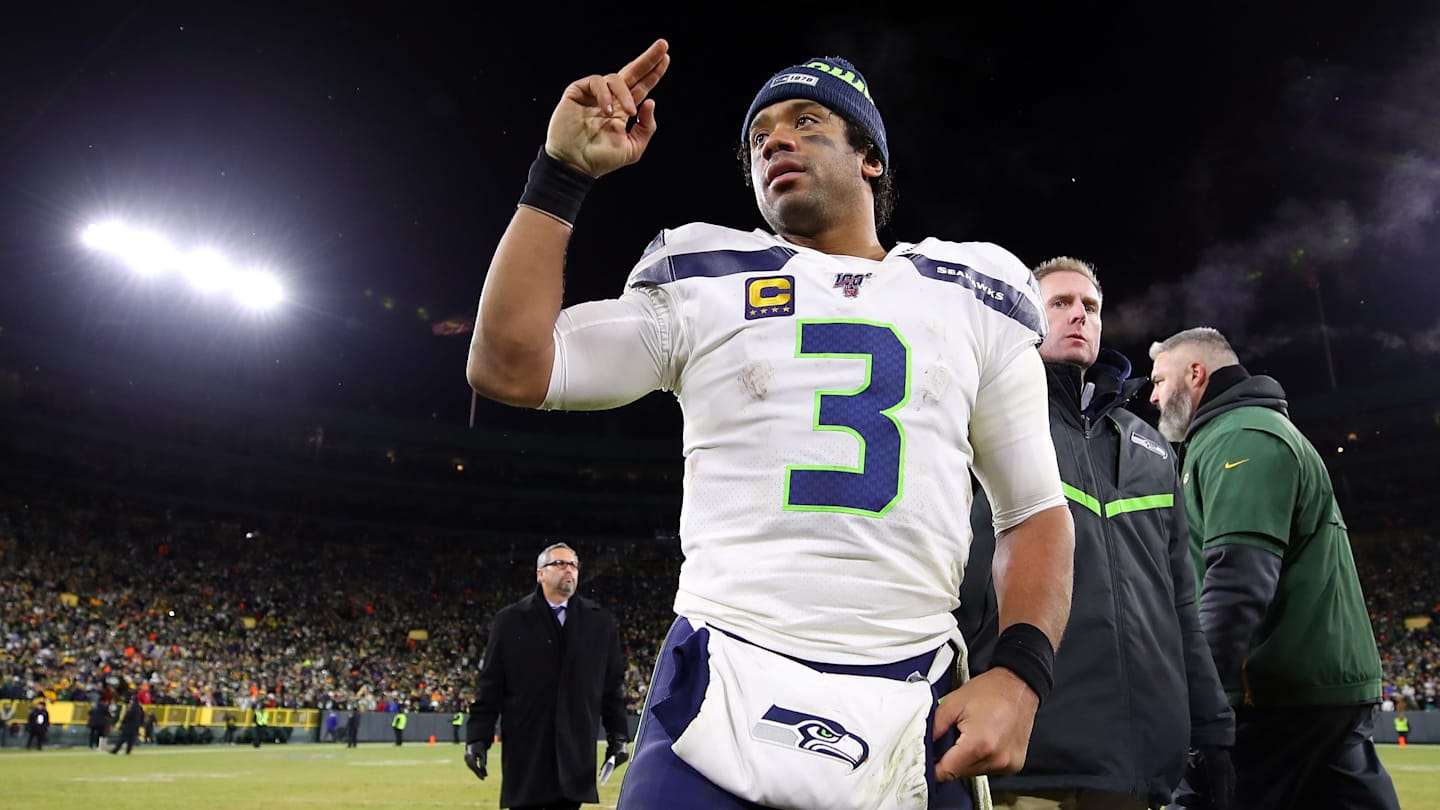 Russell Wilson Giving up Spot as Pro Bowl Starting QB to Drew Brees