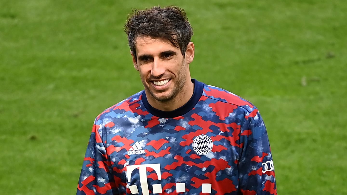 Javi Martinez appears to sign for Qatar Sports Club