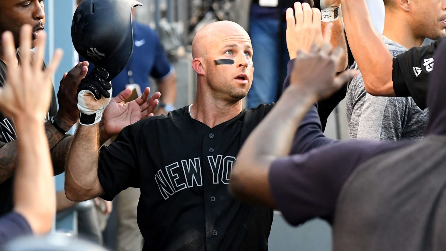 Is Brett Gardner allowed to bang his bat on the Yankees' dugout? -  Pinstripe Alley