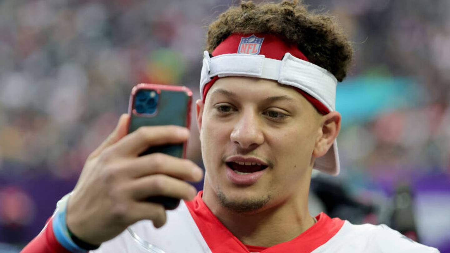Patrick Mahomes Going Out Of His Way To Help Mike Kafka And Giants QBs