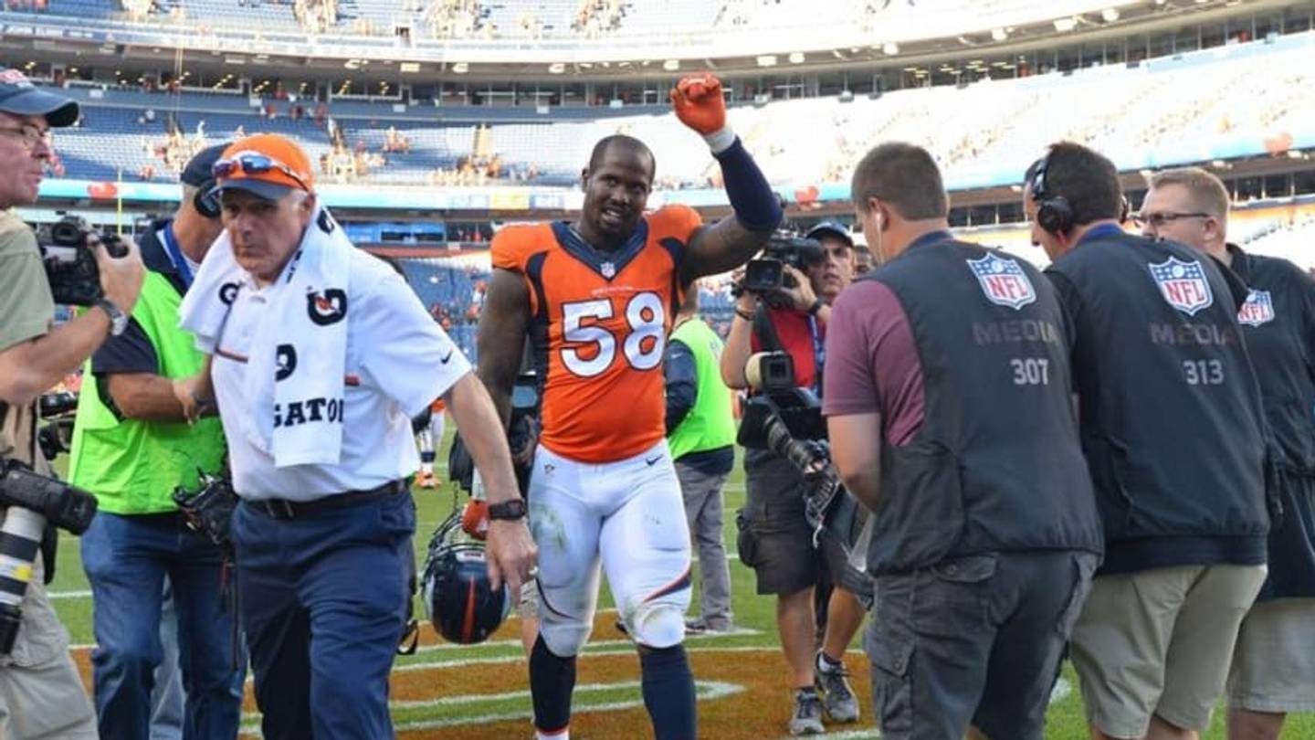 Denver Broncos: Von Miller Wins Defensive Player of the Month