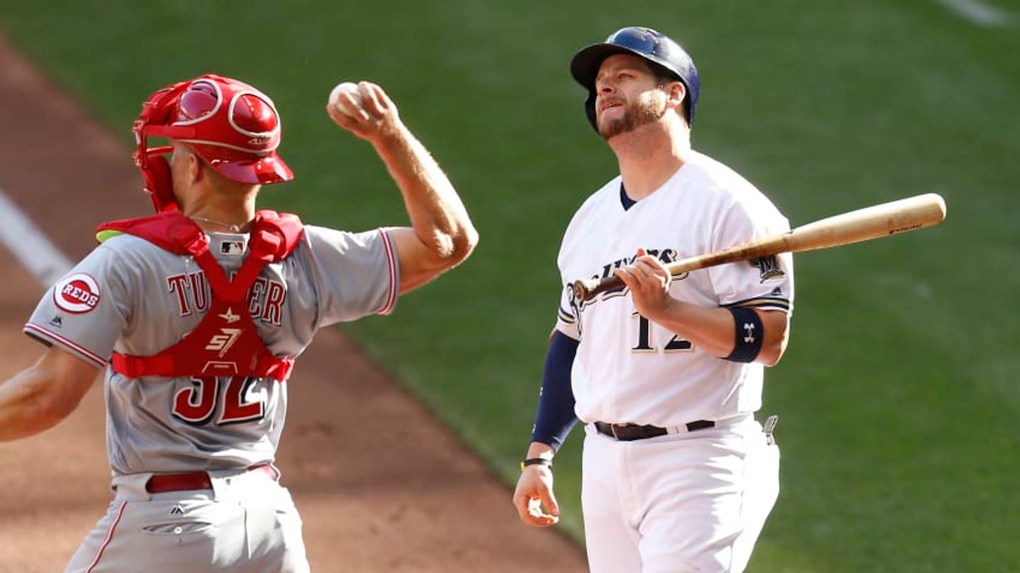 Milwaukee Brewers: Is Stephen Vogt A Non-Tender Candidate?
