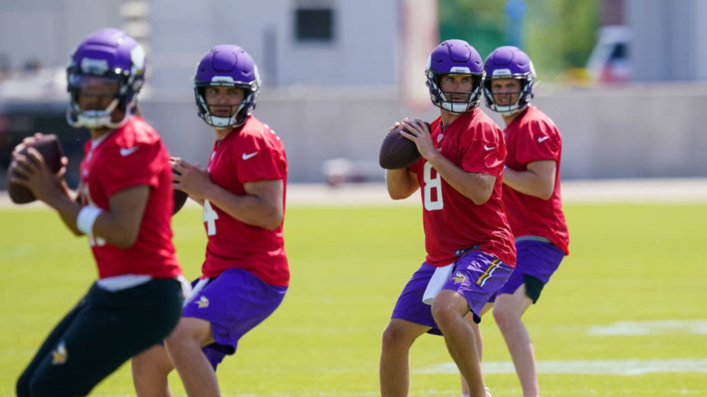 Early leader emerging in Vikings No. 2 quarterback battle