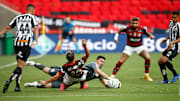 Santos e Flamengo se enfrentam pela 18ª rodada do Campeonato Brasileiro.