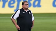 Ceará e Atlético-GO se enfrentam pelo Brasileirão. 