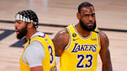 Los Lakers llegan a la defensa de su título con una nómina aún más fuerte