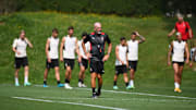 Pioli dirige l'allenamento del Milan 