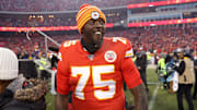 Cowboys firman al ex Chiefs Cam Erving