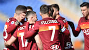 La Roma festeggia un gol di Veretout
