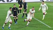 L'esultanza di Dzeko dopo il gol dell'1-1