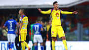 Edson Álvarez siendo campeón con el América