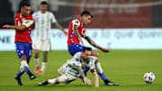 Argentina e Chile duelam pela primeira rodada da Copa América 2021.