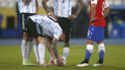 Cuando Lionel Messi frena la pelota allí, a metros de la puerta del área, hay escalofríos.