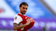 Dani Ceballos, sourire aux lèvres, va rester à Arsenal en prêt cette saison.