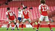 Arsenal v Tottenham Hotspur - Premier League - Lamela ya está practicando la rabona que se metió en el arco del Arsenal.