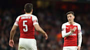 Sokratis und Özil sollen Arsenal verlassen