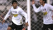 Arturo Vidal (I) de Colo Colo de Chile f