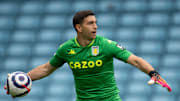 Aston Villa v Chelsea - Premier League - Emiliano Martínez, titular indiscutido para la Selección Argentina.