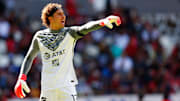 Guillermo Ochoa es uno de los mejores arqueros de la historia de México y por eso no es de sorprenderse que llegara a 100 partidos sin recibir gol.